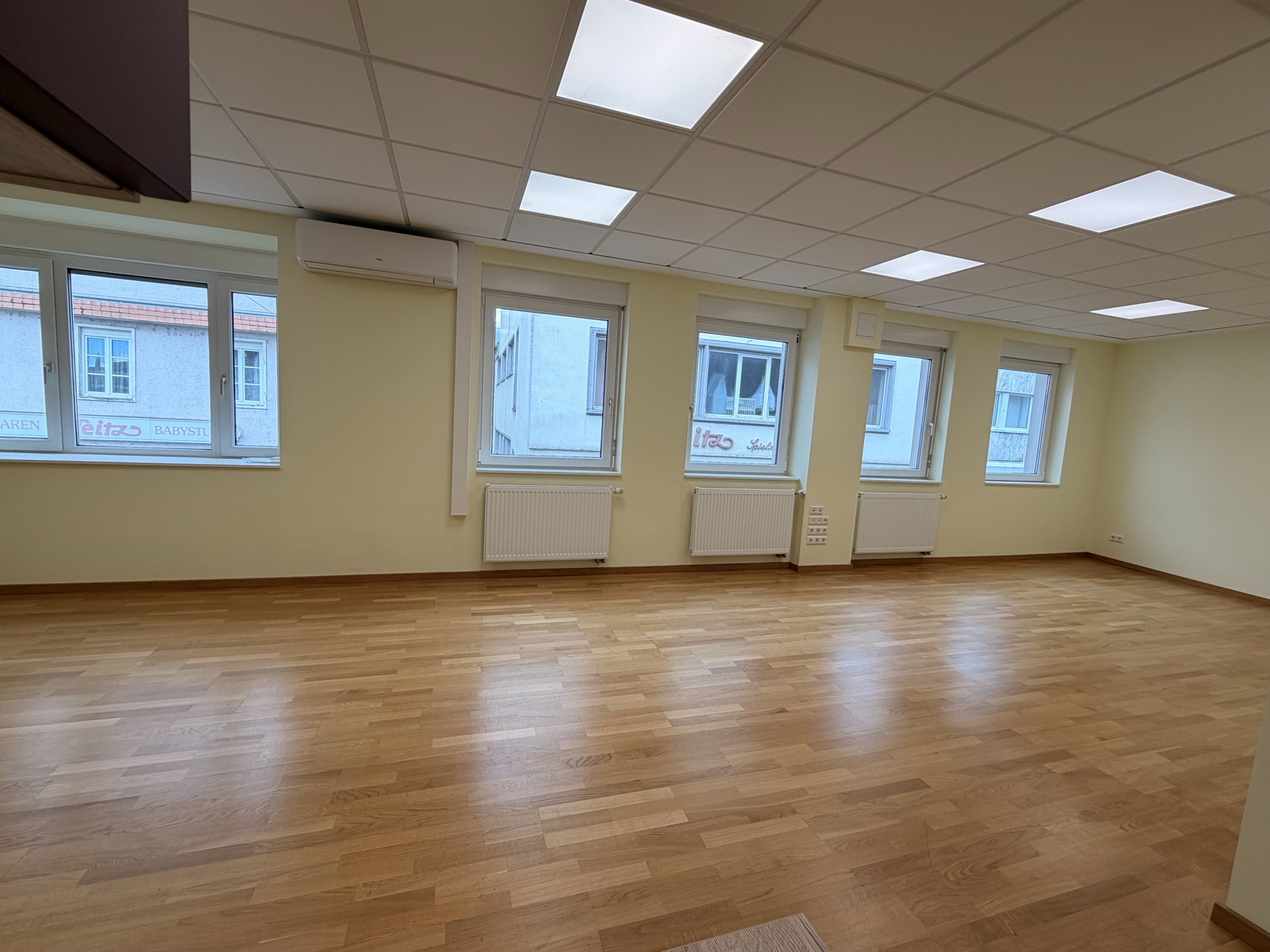 Fensterseite der Büro- und Praxisfläche im 1. Obergeschoss am Bourger Platz 8 in Bad Kreuznach