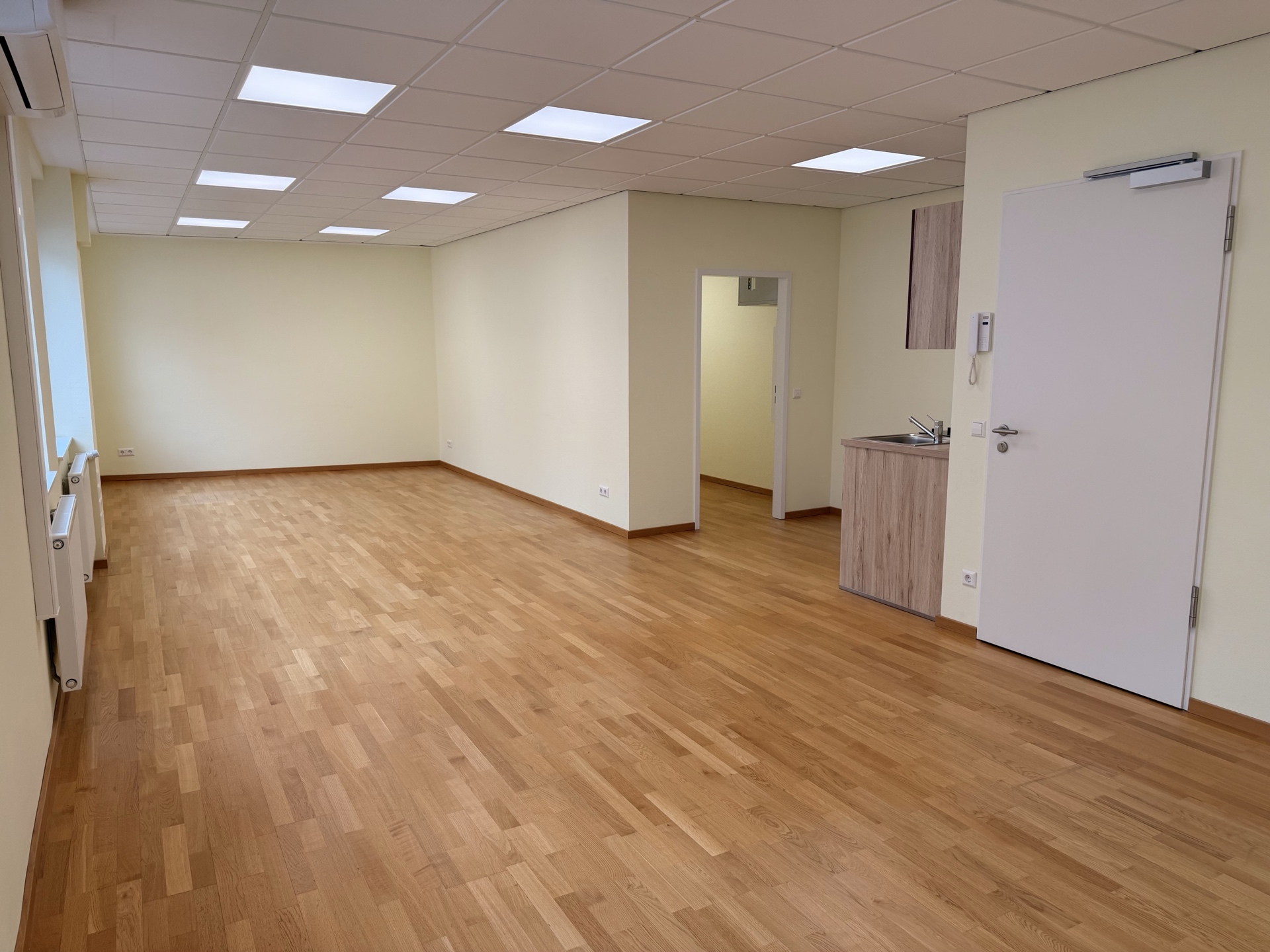 Weitere Perspektive innerhalb der Büro- und Praxisfläche im 1. Obergeschoss am Bourger Platz 8 in Bad Kreuznach