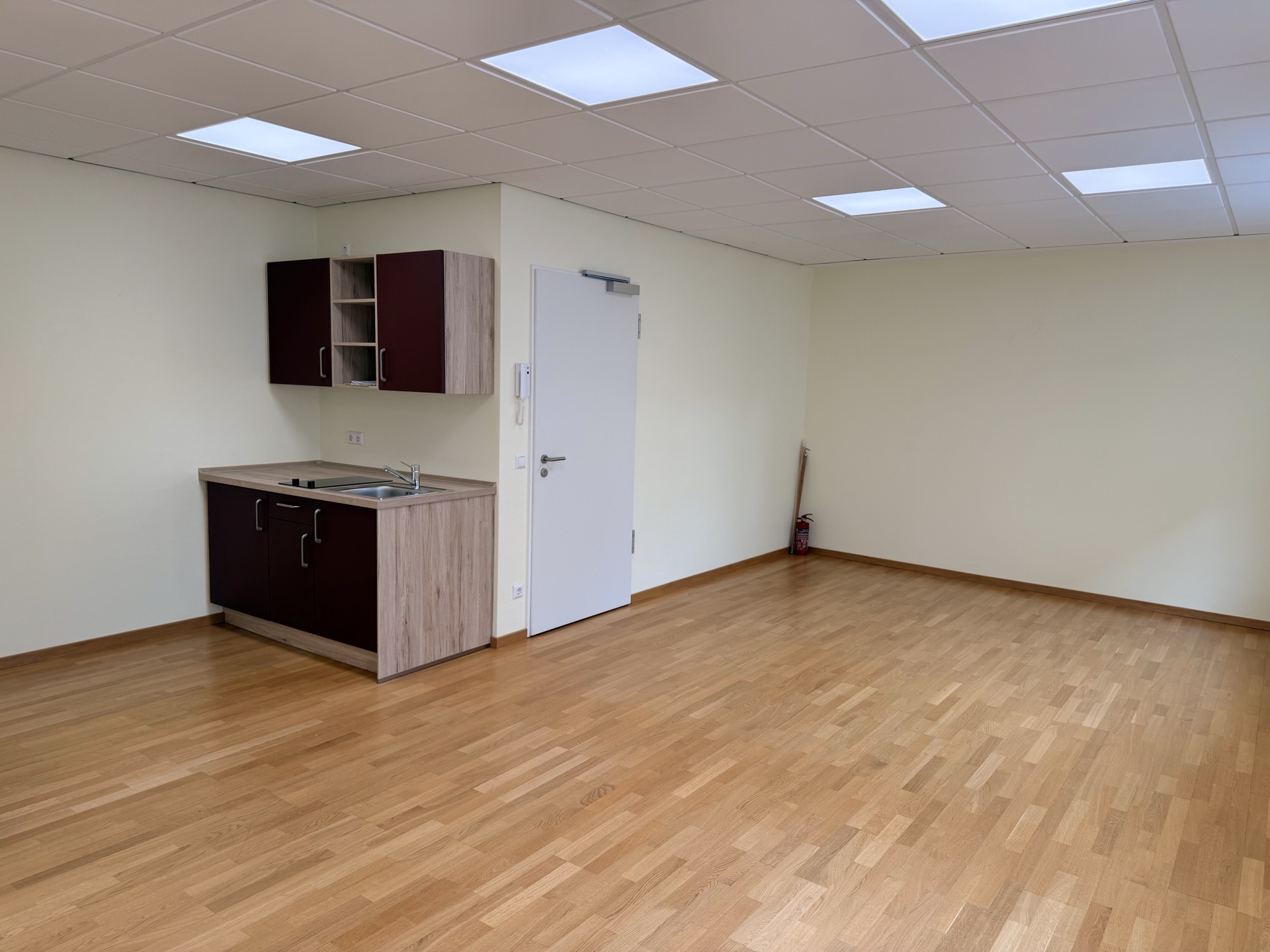 Weitere Innenansicht des Nebenraums der Büro- und Praxisfläche im 1. Obergeschoss am Bourger Platz 8 in Bad Kreuznach