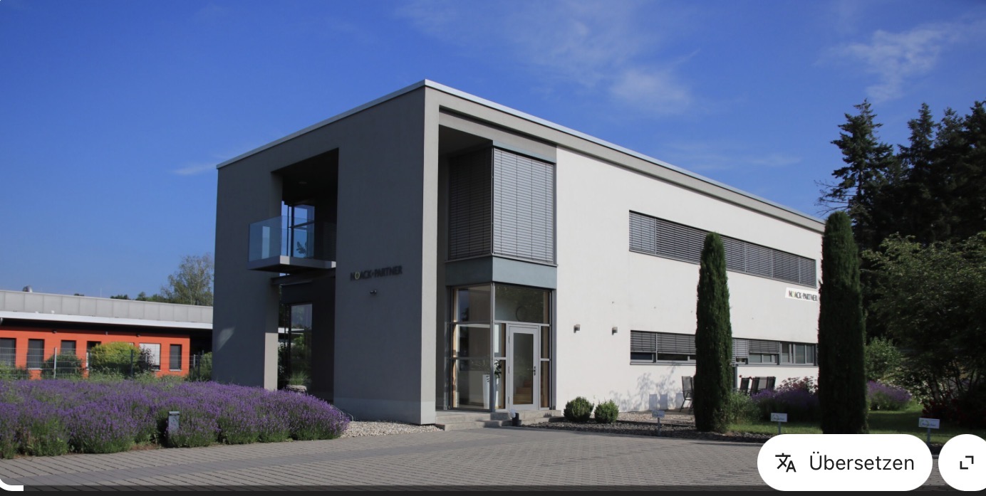 Weitere Außenansicht des Büro- und Kanzleigebäudes in Weinsheim