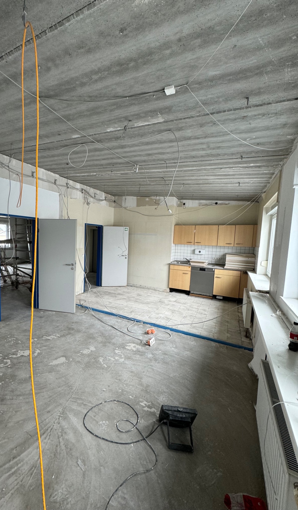 Büro-Küche im OG Vorher-nachher-Vergleich Vorher